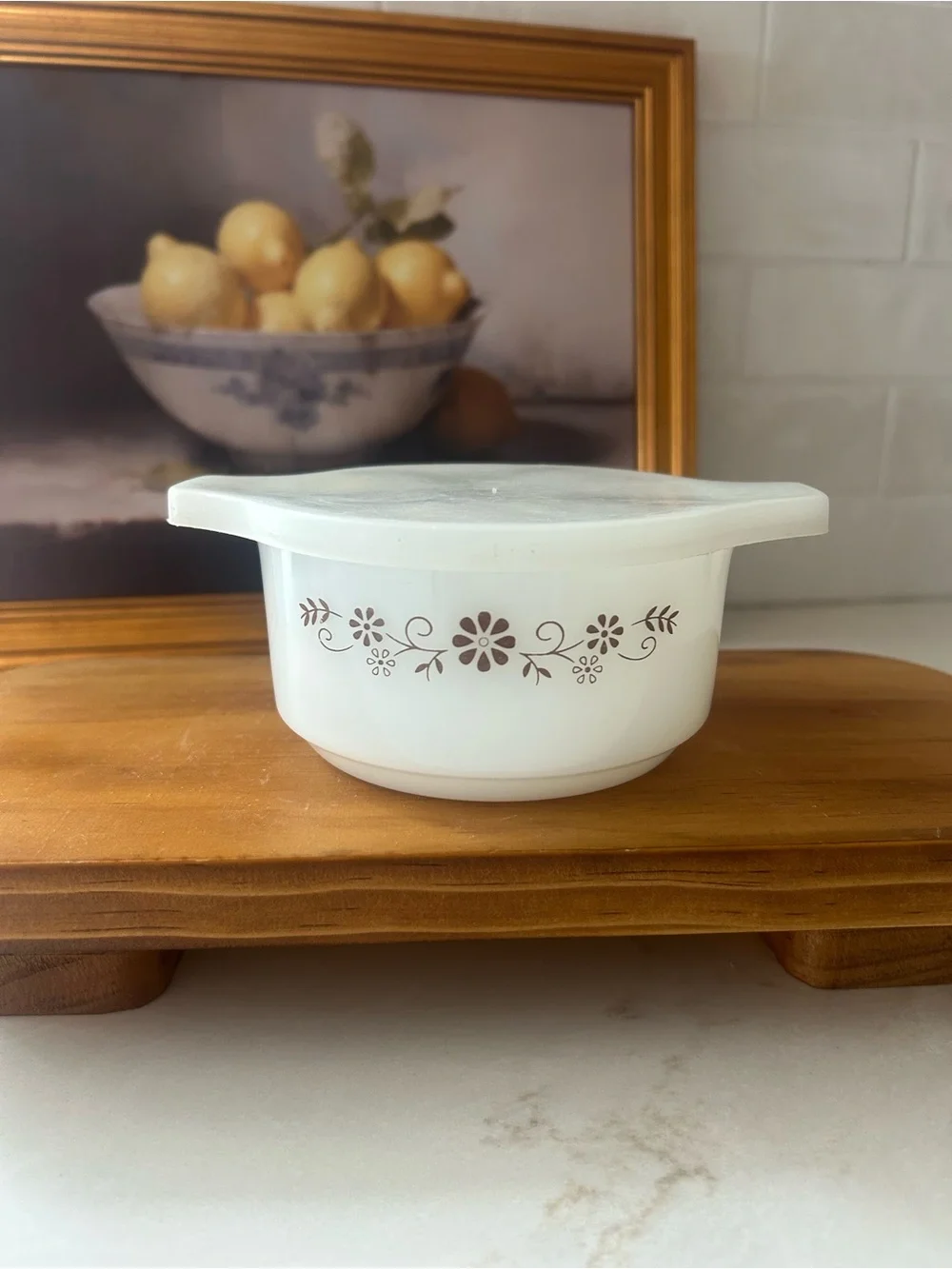 Vintage Dynaware Pyr-O-Rey Brown Daisy Milk Glass Casserole Dish w/ Lid